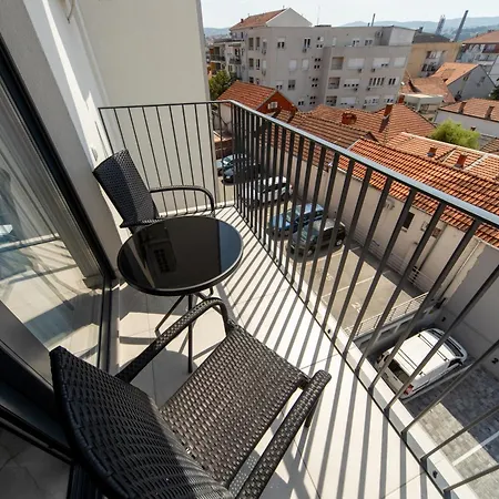 Harizma - Avenija Apartment *