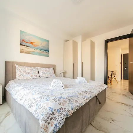 Harizma - Avenija Apartment *